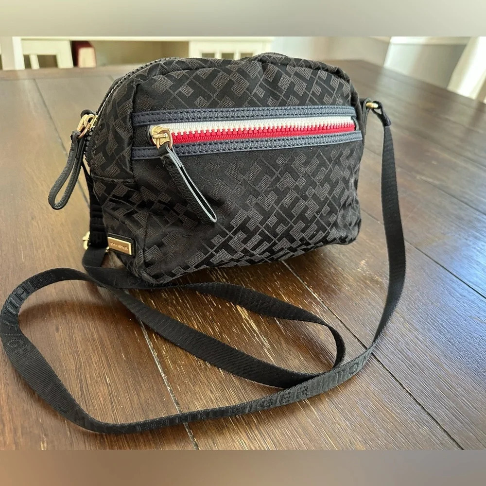 Tommy Hilfiger cross body bag